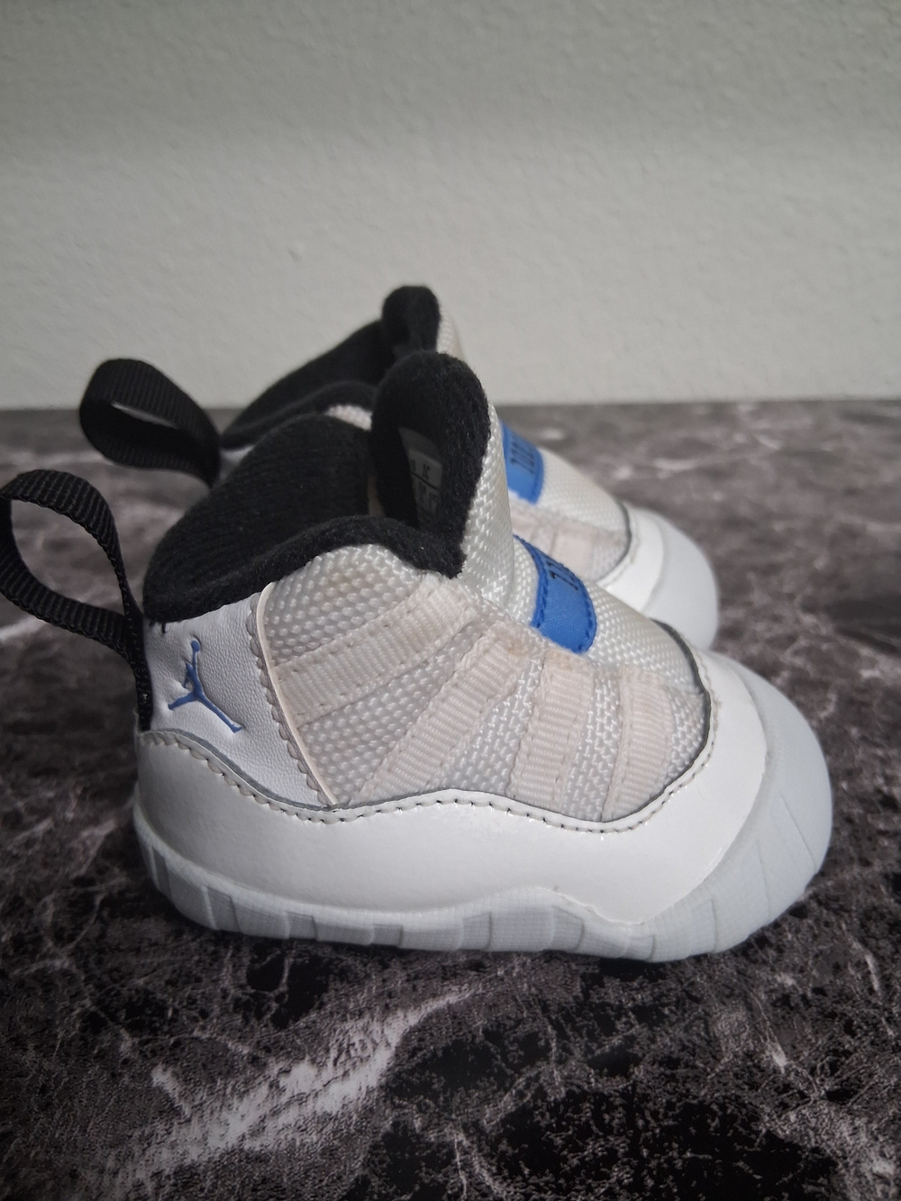 Baby Air Jordan Reto 11 White/Carolina Blue Athletic Shoes Size 1C